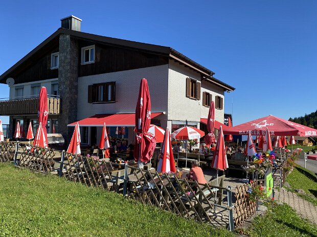 Wanderung am Fusse der Mythen Fotograf: Jörg Wochele